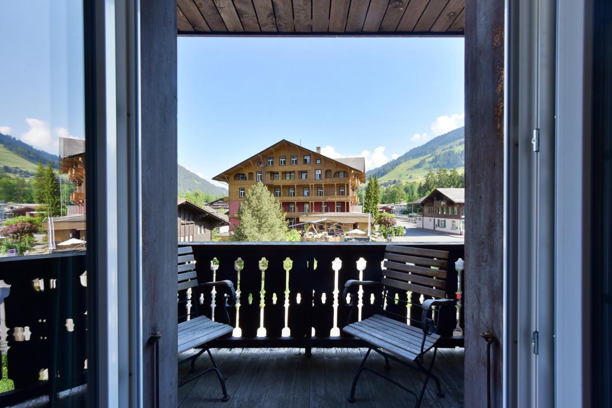 Hotel Sternen Lenk Bagian luar foto